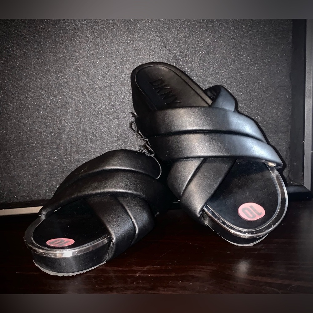 DKNY Women's Sandals